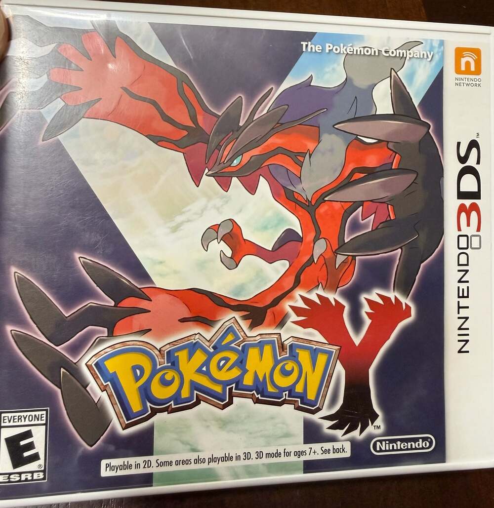 Pokemon Y Nintendo 3DS Game Complete in Box